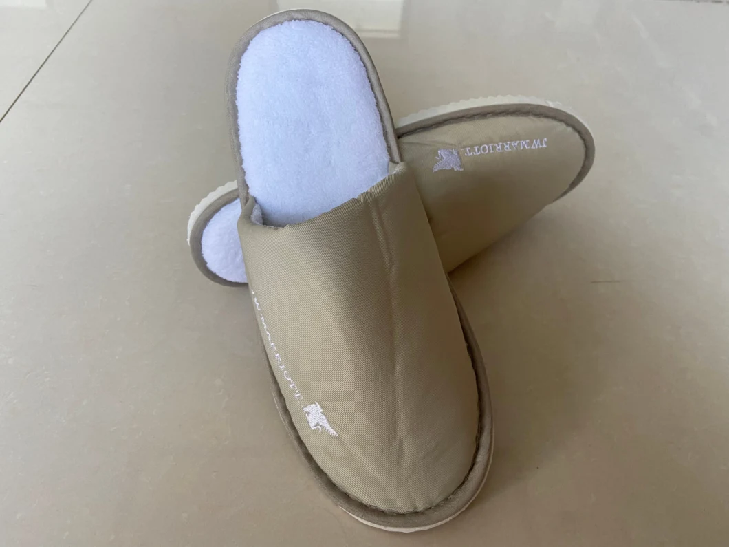 Personalized Hotel Women′ S Slippers with Logo Hotel Slipper Supplier